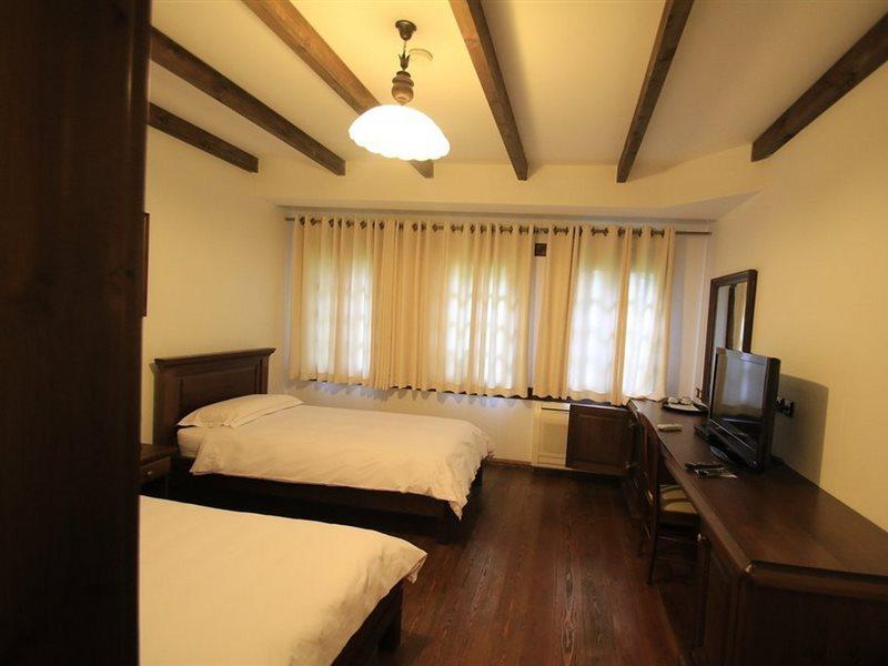 Boutique Hotel Muzaka Berat Bagian luar foto