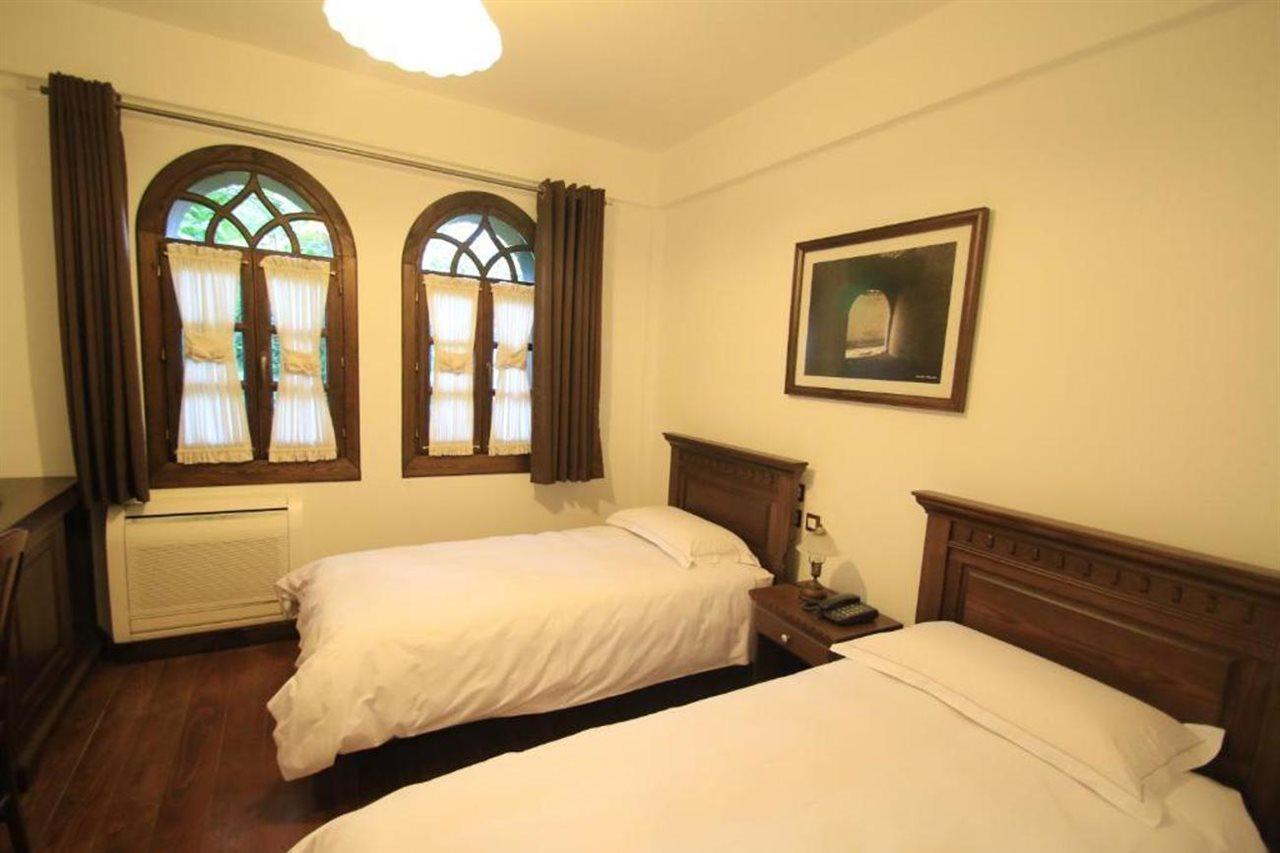 Boutique Hotel Muzaka Berat Bagian luar foto