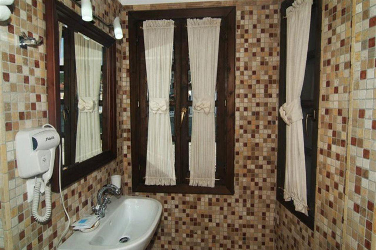 Boutique Hotel Muzaka Berat Bagian luar foto