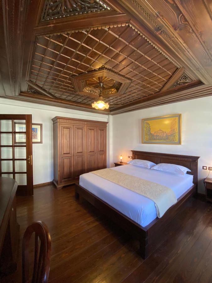 Boutique Hotel Muzaka Berat Bagian luar foto