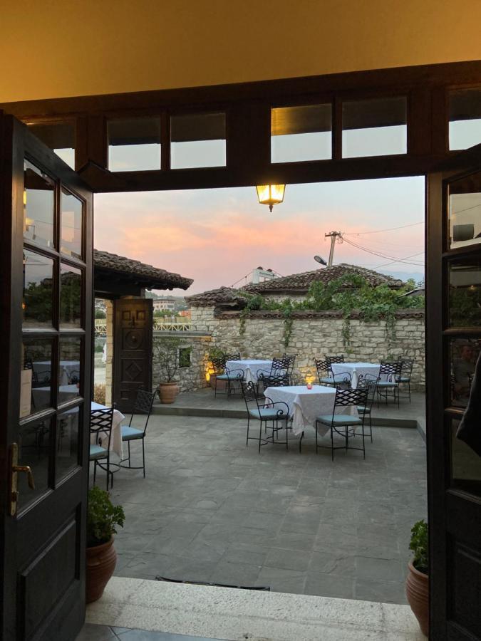 Boutique Hotel Muzaka Berat Bagian luar foto