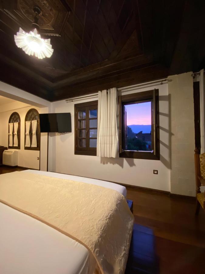 Boutique Hotel Muzaka Berat Bagian luar foto