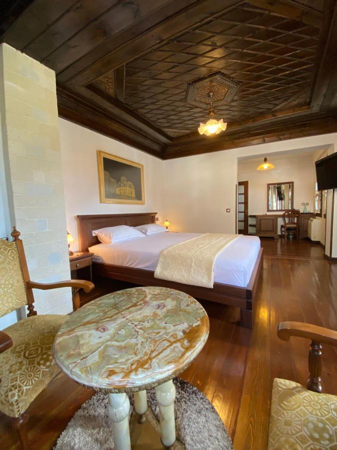 Boutique Hotel Muzaka Berat Bagian luar foto