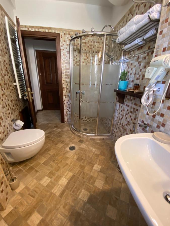 Boutique Hotel Muzaka Berat Bagian luar foto