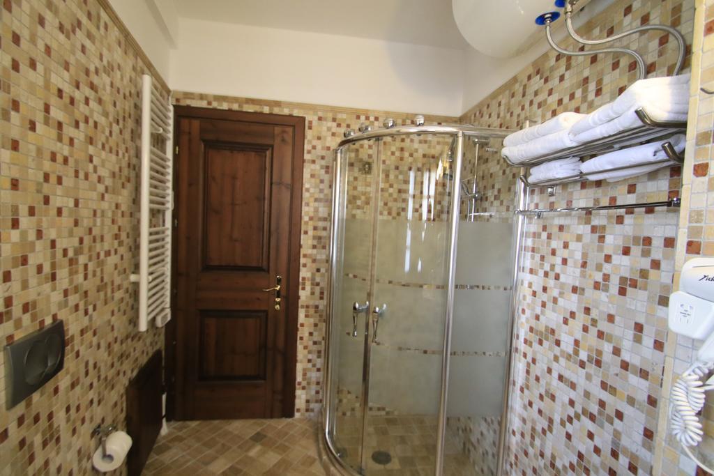 Boutique Hotel Muzaka Berat Bagian luar foto