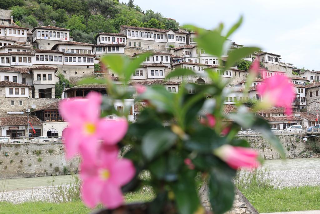 Boutique Hotel Muzaka Berat Bagian luar foto